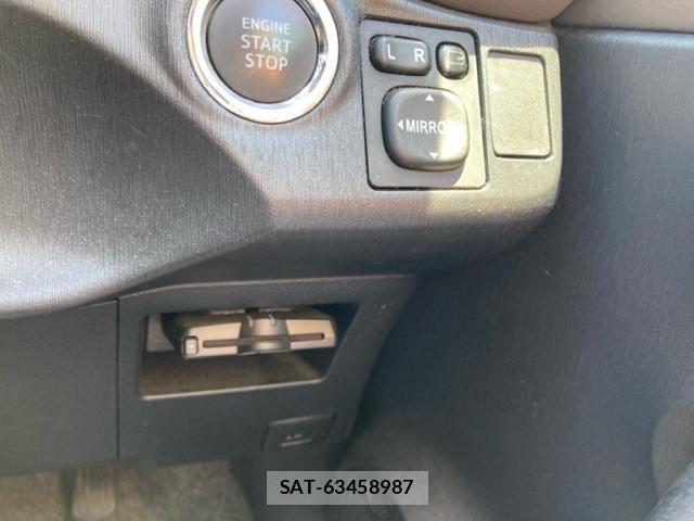 Toyota VITZ 2012-06 8039009-13