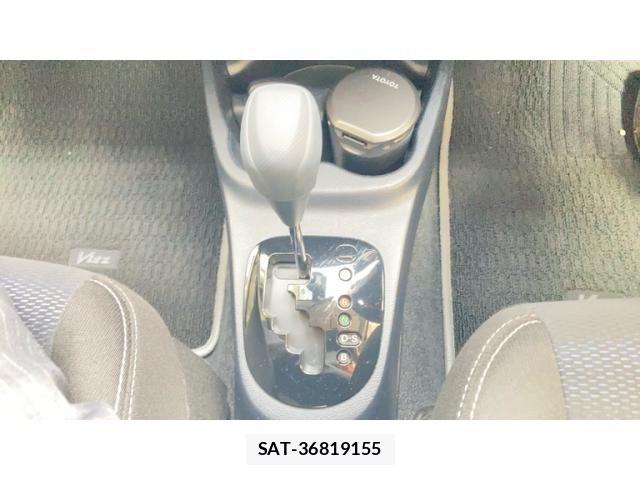 Toyota VITZ 2017-10 8039012-14