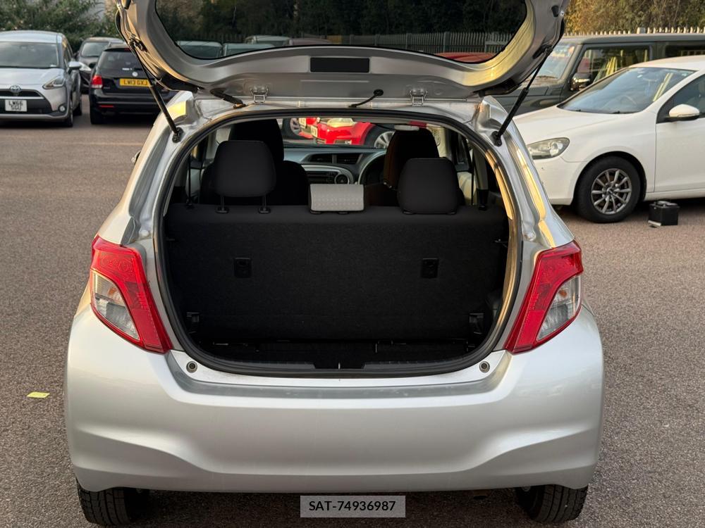 Toyota VITZ 2012-07 1325368-22