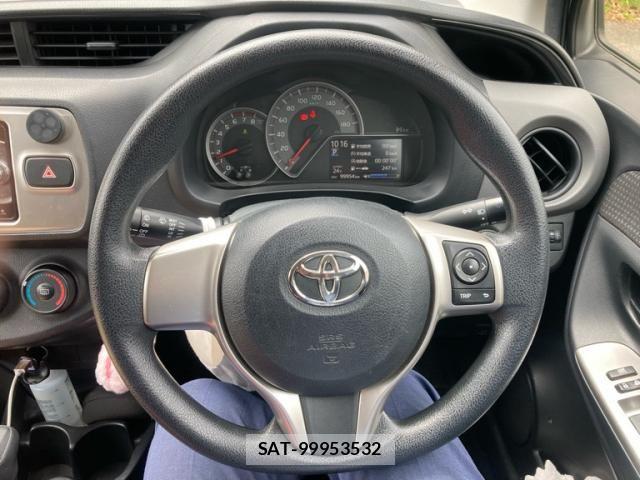 Toyota VITZ 2015-01 8076052-18