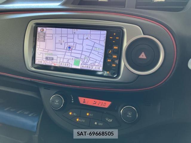 Toyota VITZ 2011-12 8076049-9