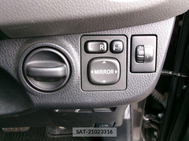 Toyota VITZ 2016-04 8076053-14