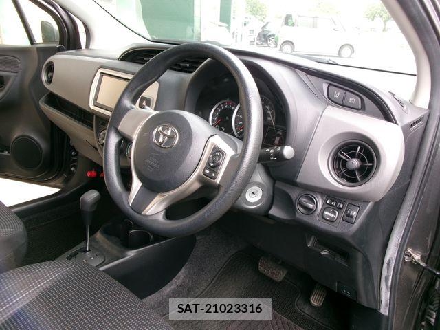 Toyota VITZ 2016-04 8076053-4