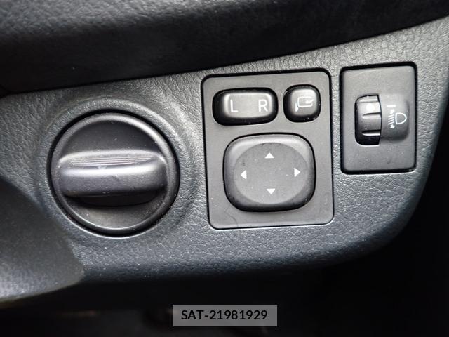 Toyota VITZ 2019-06 8091779-17