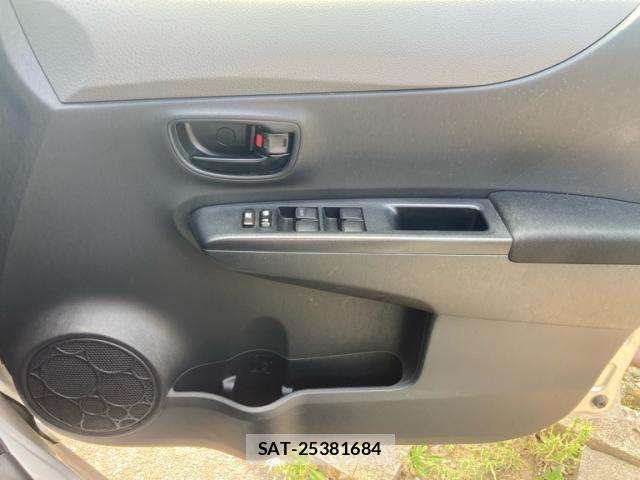 Toyota VITZ 2013-05 8102511-10