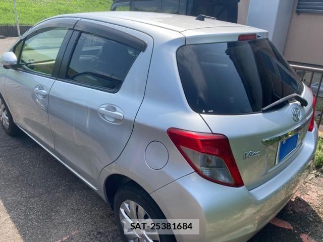 Toyota VITZ 2013-05 8102511-2