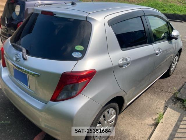 Toyota VITZ 2013-05 8102511-3