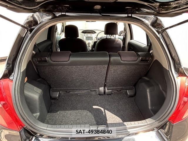 Toyota VITZ 2007-03 8102509-16