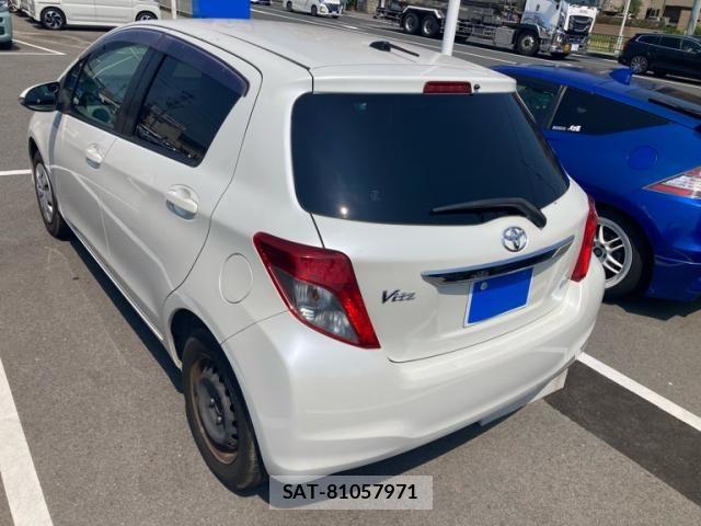 Toyota VITZ 2011-11 8102514-2