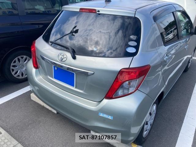 Toyota VITZ 2012-02 8102522-3
