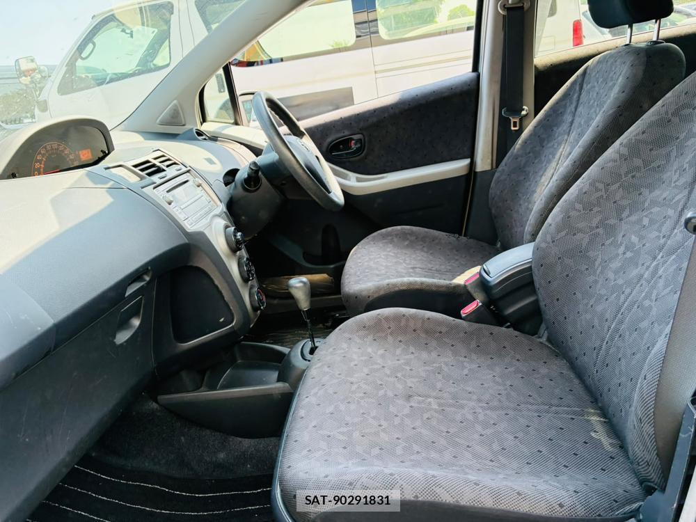 Toyota VITZ 2008-05 7933418-10