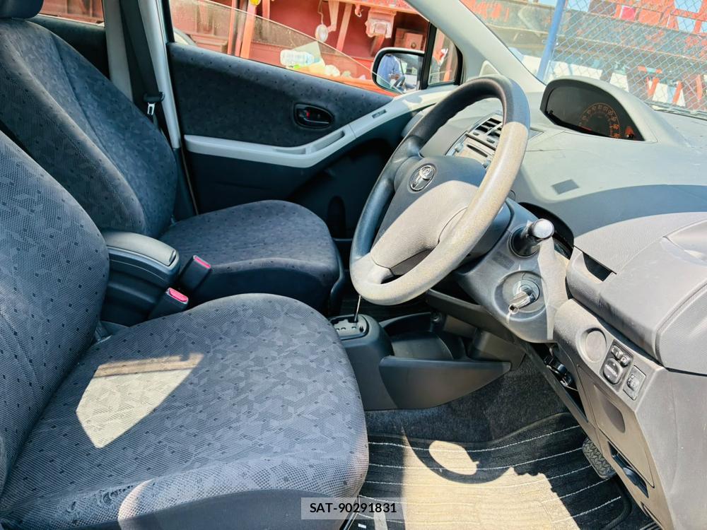 Toyota VITZ 2008-05 7933418-11
