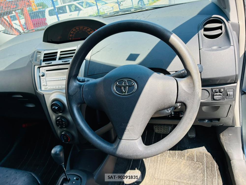Toyota VITZ 2008-05 7933418-14