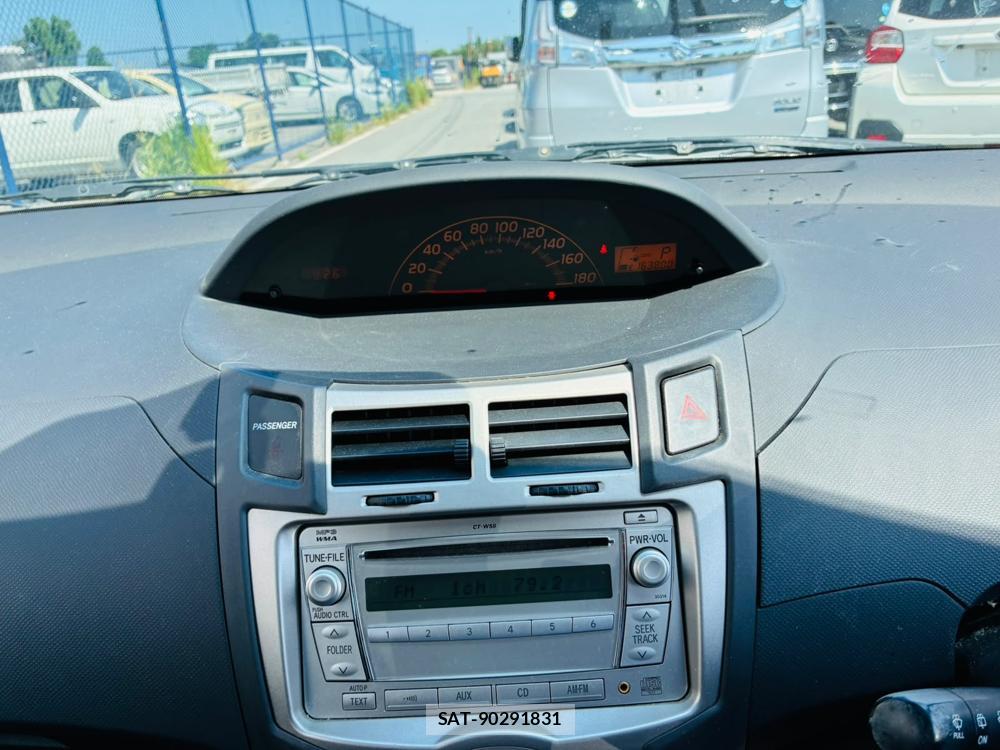 Toyota VITZ 2008-05 7933418-18