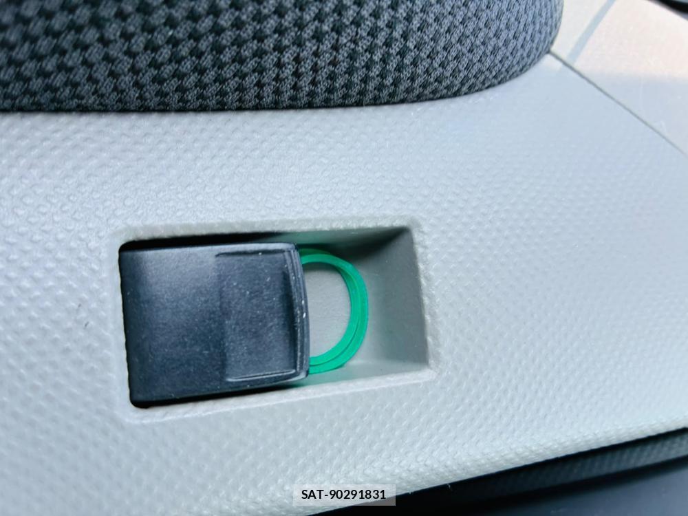 Toyota VITZ 2008-05 7933418-23
