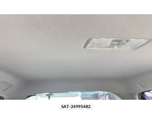 Toyota VITZ 2015-01 8102521-23