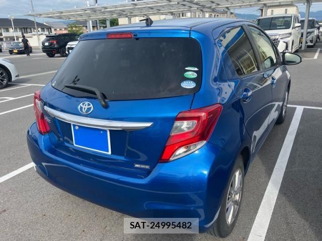 Toyota VITZ 2015-01 8102521-5