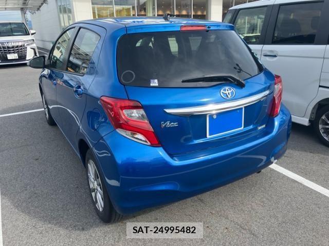Toyota VITZ 2015-01 8102521-6