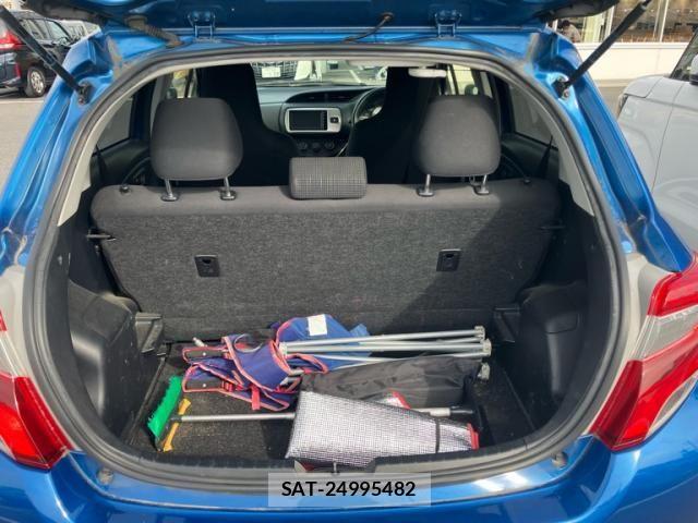Toyota VITZ 2015-01 8102521-8