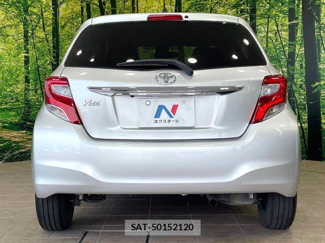 Toyota VITZ 2015-08 8102510-14