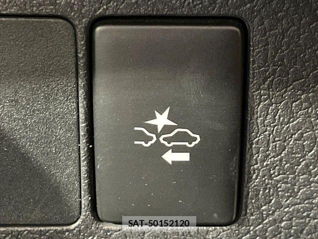 Toyota VITZ 2015-08 8102510-2
