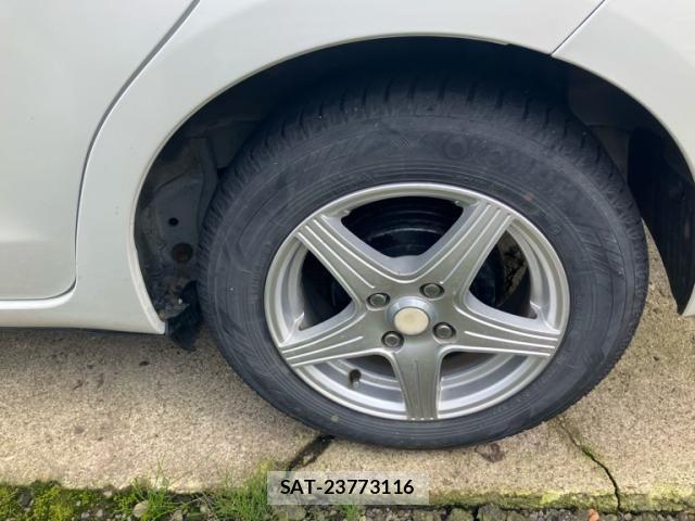 Toyota VITZ 2014-04 8102519-3