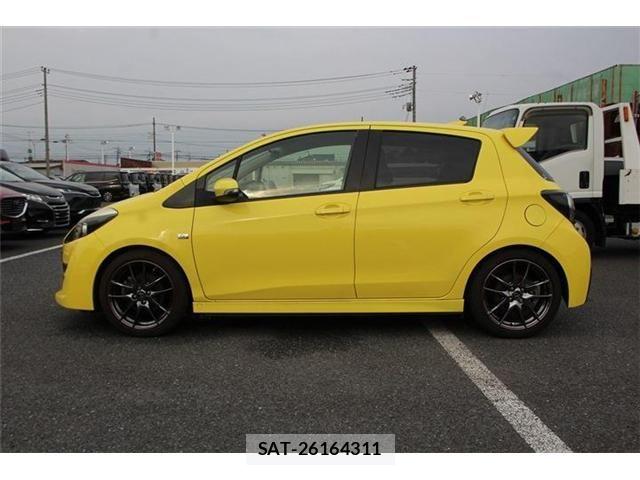 Toyota VITZ 2016-05 8102507-9