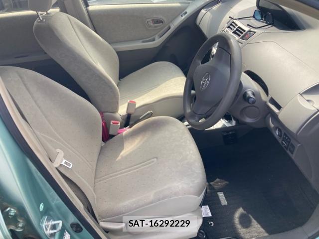 Toyota VITZ 2008-06 8102517-9