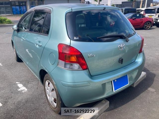 Toyota VITZ 2008-06 8102517-2