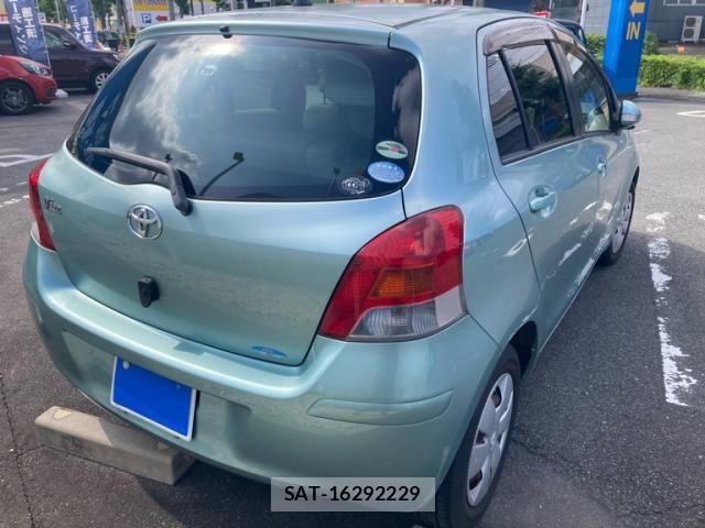 Toyota VITZ 2008-06 8102517-3