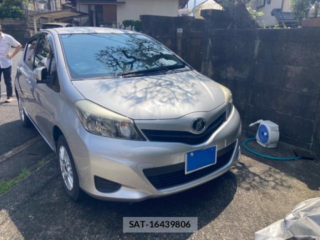 Toyota VITZ 2014-04 8102515-1