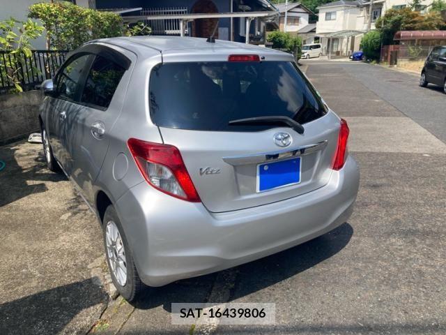 Toyota VITZ 2014-04 8102515-2