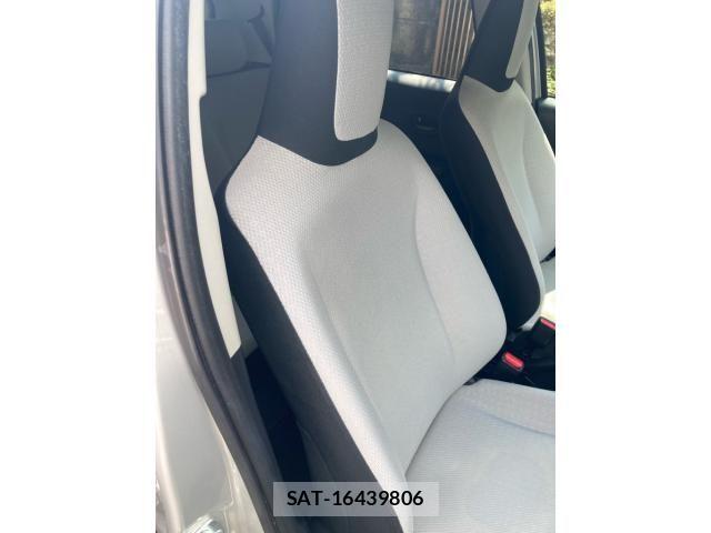 Toyota VITZ 2014-04 8102515-7