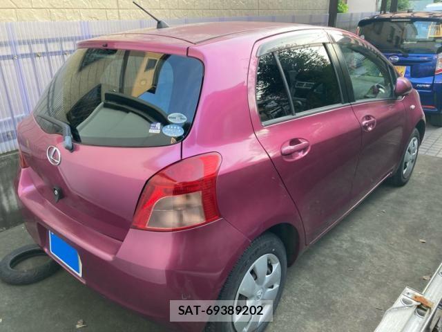 Toyota VITZ 2005-04 8132862-3