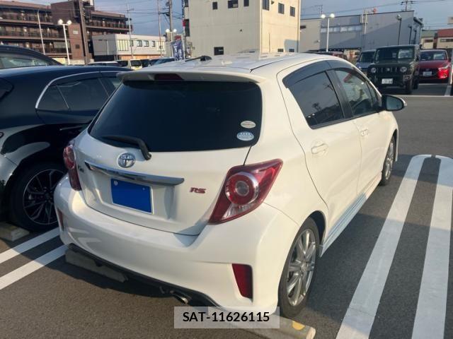 Toyota VITZ 2012-02 8132858-9