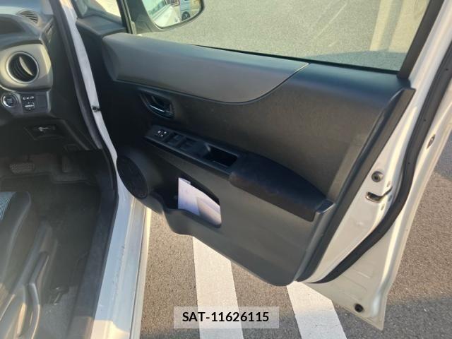 Toyota VITZ 2012-02 8132858-13