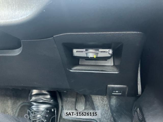 Toyota VITZ 2012-02 8132858-19