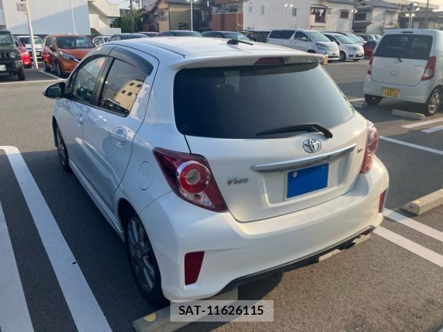 Toyota VITZ 2012-02 8132858-8