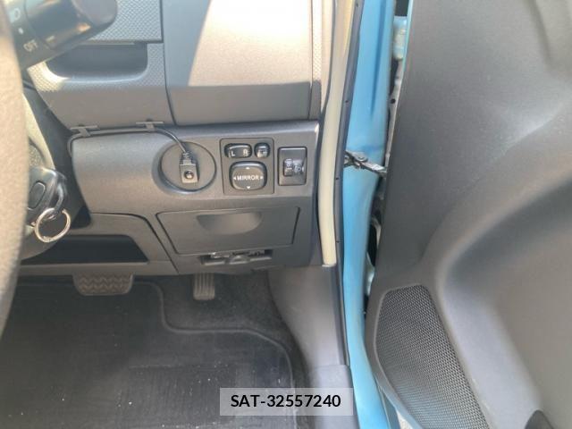 Toyota VITZ 2006-04 8146947-16