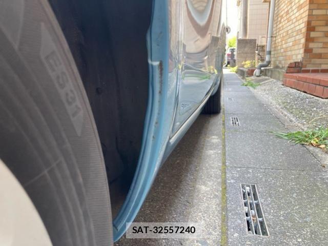 Toyota VITZ 2006-04 8146947-20