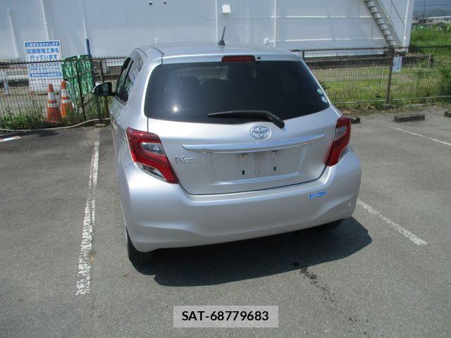 Toyota VITZ 2016-02 8159476-2