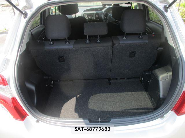 Toyota VITZ 2016-02 8159476-7