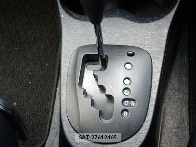 Toyota VITZ 2011-12 8159468-10