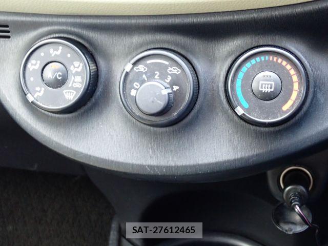Toyota VITZ 2011-12 8159468-11