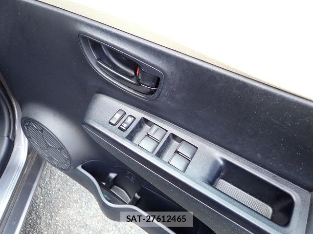 Toyota VITZ 2011-12 8159468-15