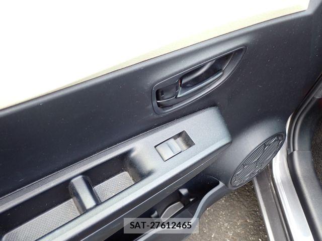 Toyota VITZ 2011-12 8159468-17