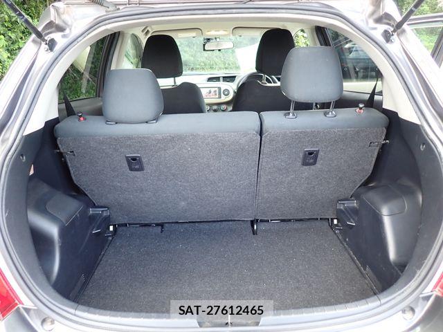 Toyota VITZ 2011-12 8159468-19