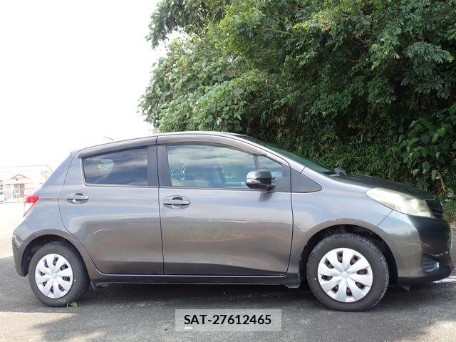 Toyota VITZ 2011-12 8159468-4