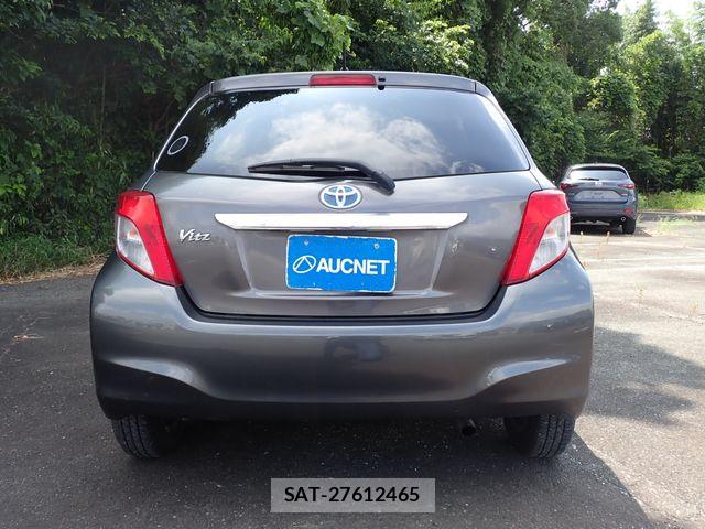 Toyota VITZ 2011-12 8159468-5