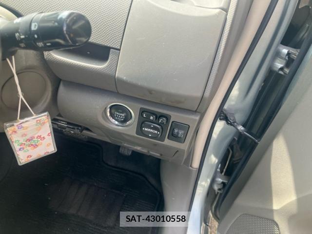Toyota VITZ 2009-10 8159477-22